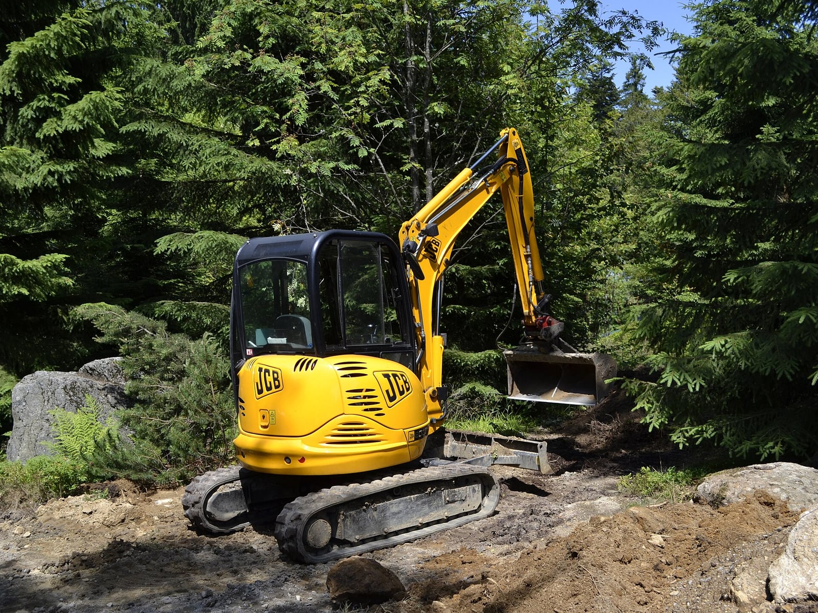 2019 Hitachi ZX30U-5N Mini Excavator — catalogue photograph