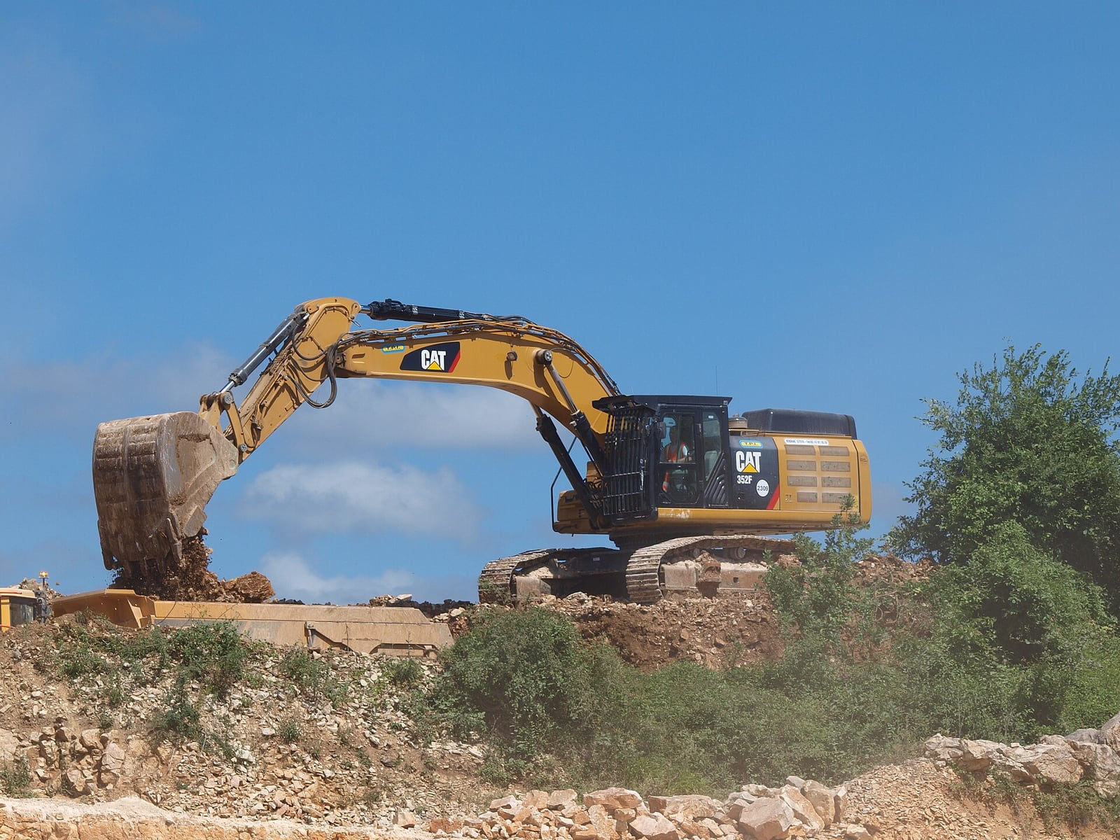 2021 Caterpillar 320 Hydraulic Excavator — catalogue photograph