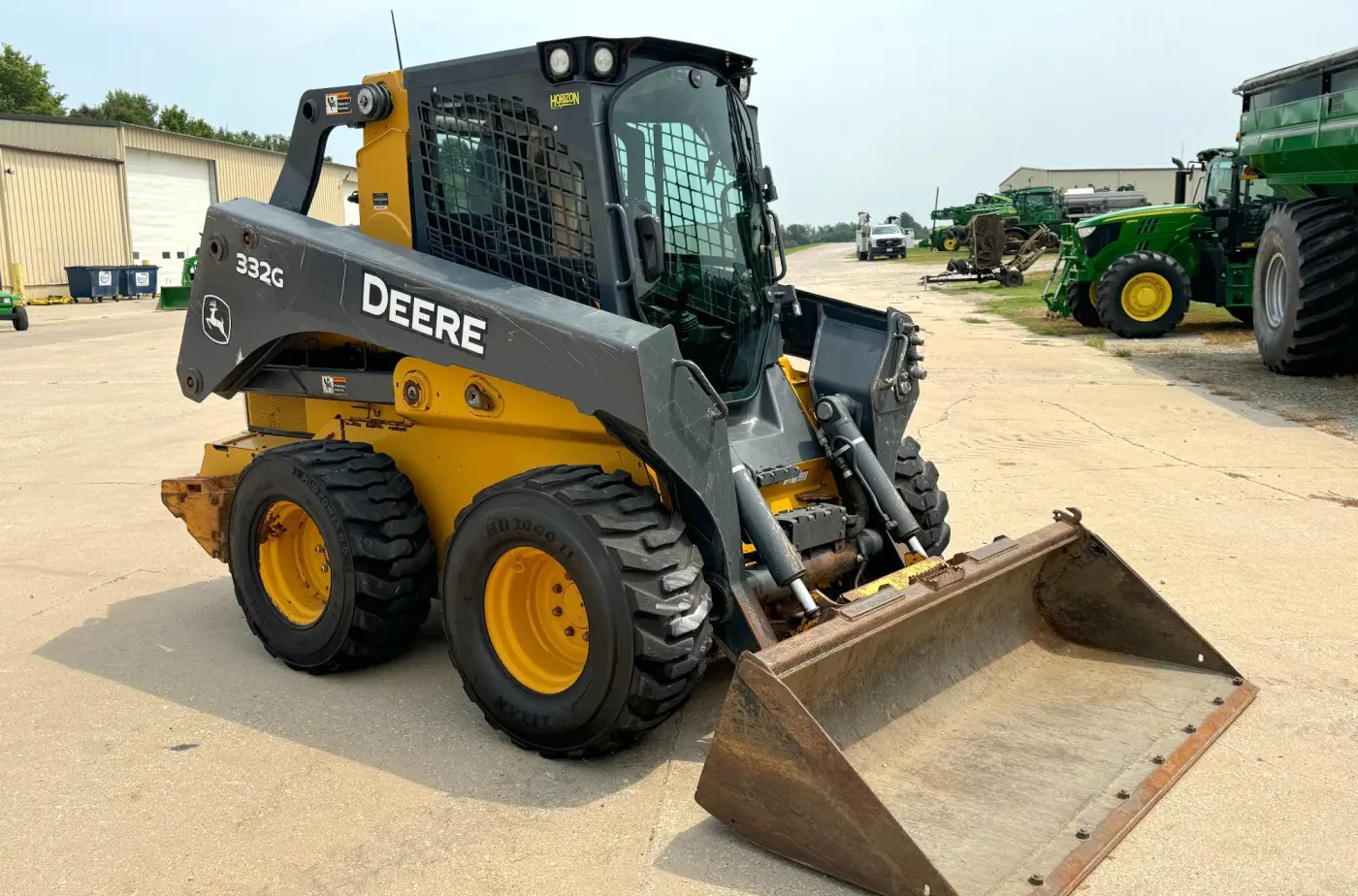 2017 John Deere 332G Skid Steer — catalogue photograph